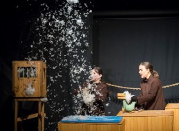 GUYI GUYI, TEATRO DE T&Iacute;TERES EN LA RAYA